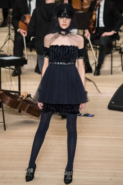 Look 80